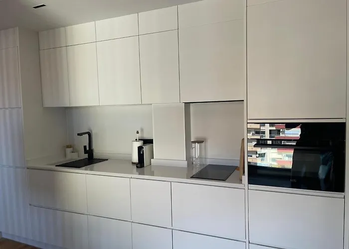 Apartman New In Downtown - 11 Nights Minimum